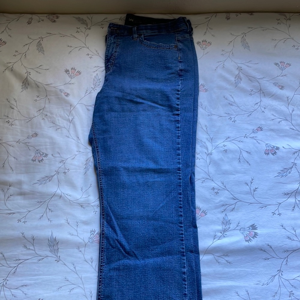 Blue jeans, straight leg
